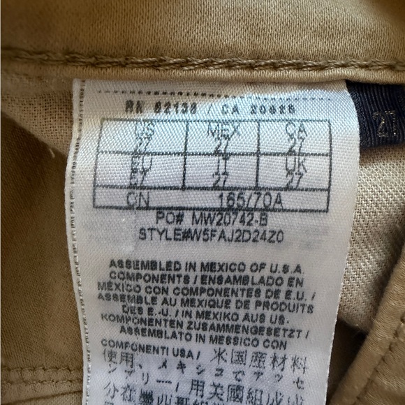 GUESS Slim Fit Curve-Hugging Pants - Size 27 (29” Length) - Excellent Condition - Picture 3 of 7